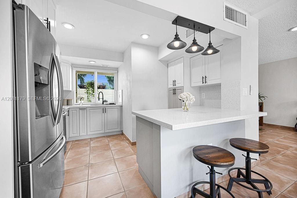 For Rent: $3,800 (4 beds, 3 baths, 1970 Square Feet)