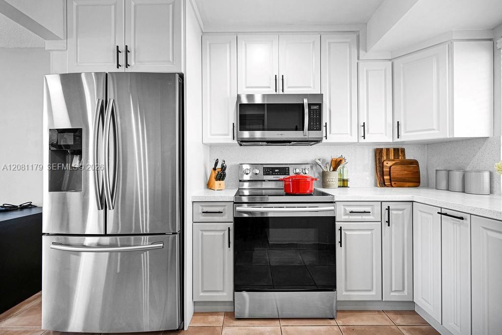 For Rent: $3,800 (4 beds, 3 baths, 1970 Square Feet)