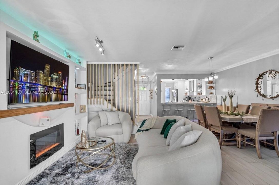 En Venta: $325,000 (2 camas, 2 baños, 1132 Pies cuadrados)