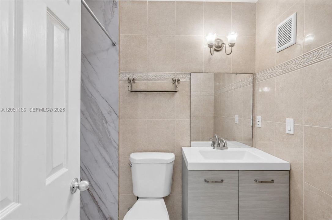 En Venta: $325,000 (2 camas, 2 baños, 1132 Pies cuadrados)