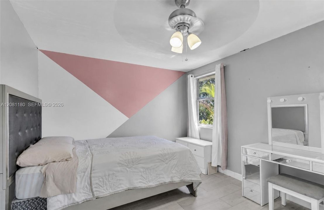 2nd bedroom