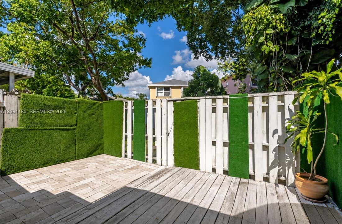 En Venta: $325,000 (2 camas, 2 baños, 1132 Pies cuadrados)