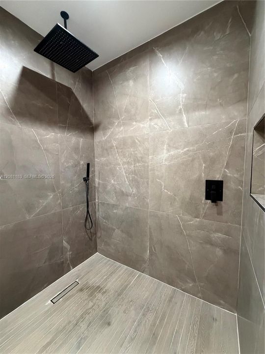 For Rent: $4,700 (4 beds, 2 baths, 2006 Square Feet)