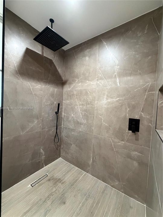 For Rent: $4,700 (4 beds, 2 baths, 2006 Square Feet)