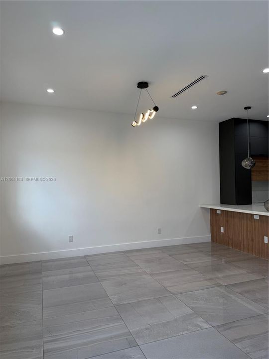 For Rent: $4,700 (4 beds, 2 baths, 2006 Square Feet)