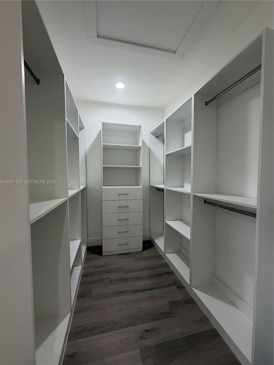For Rent: $4,700 (4 beds, 2 baths, 2006 Square Feet)