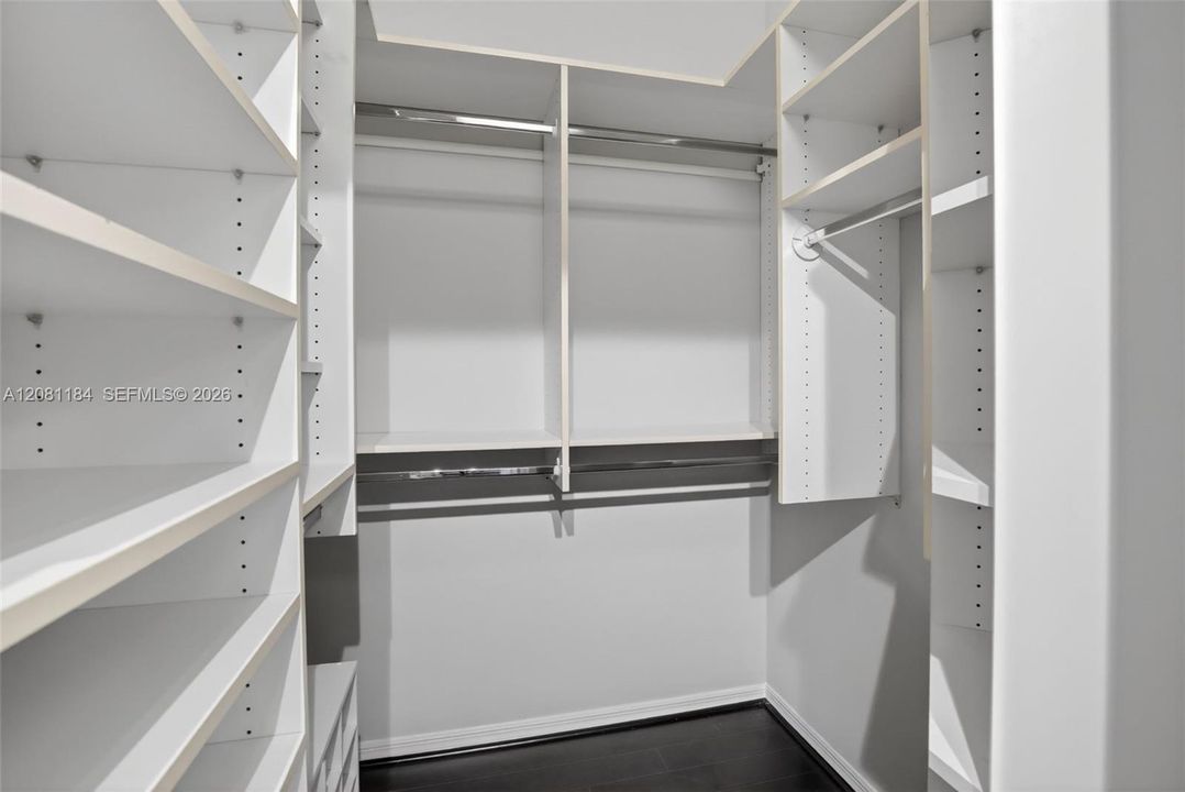 En Venta: $750,000 (4 camas, 3 baños, 2102 Pies cuadrados)