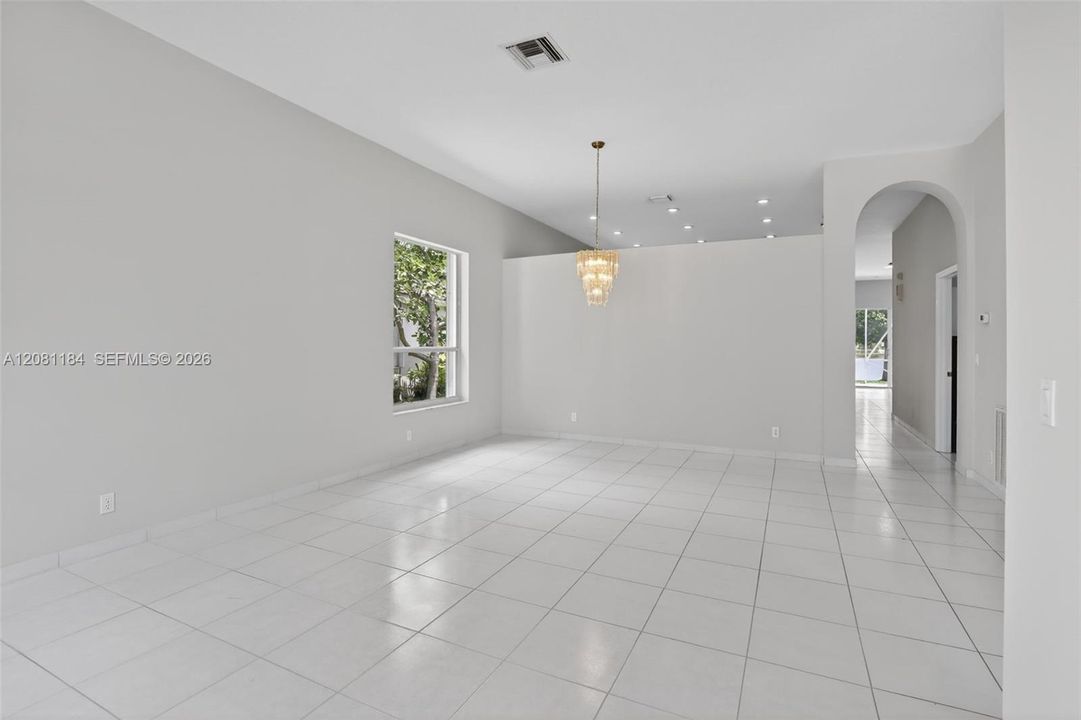 En Venta: $750,000 (4 camas, 3 baños, 2102 Pies cuadrados)