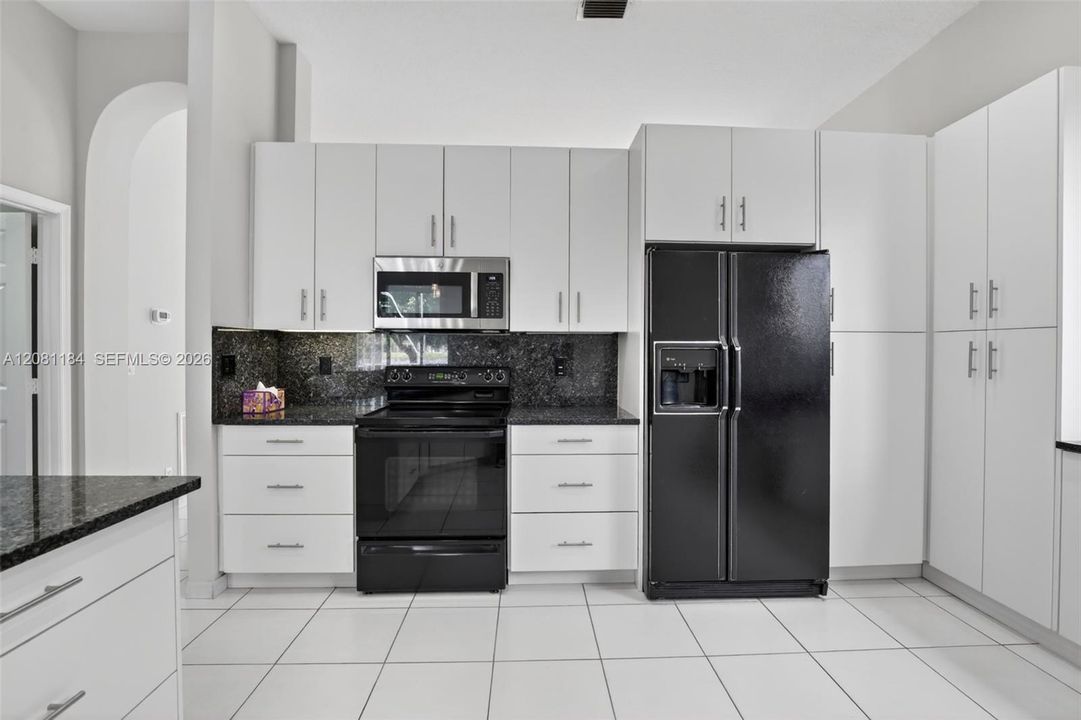En Venta: $750,000 (4 camas, 3 baños, 2102 Pies cuadrados)