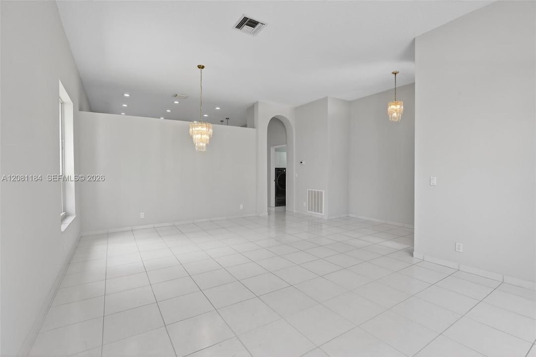 En Venta: $750,000 (4 camas, 3 baños, 2102 Pies cuadrados)