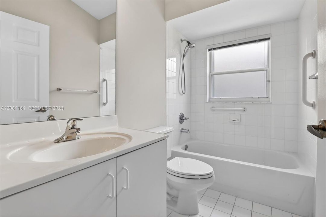 En Venta: $750,000 (4 camas, 3 baños, 2102 Pies cuadrados)