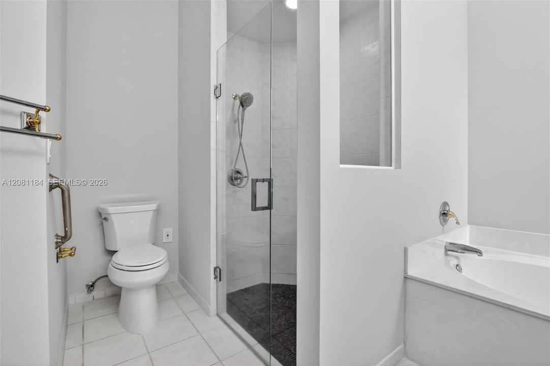 En Venta: $750,000 (4 camas, 3 baños, 2102 Pies cuadrados)