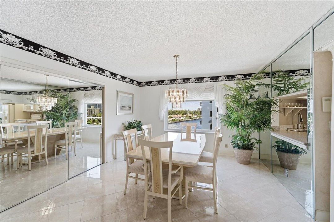 dining room with closet