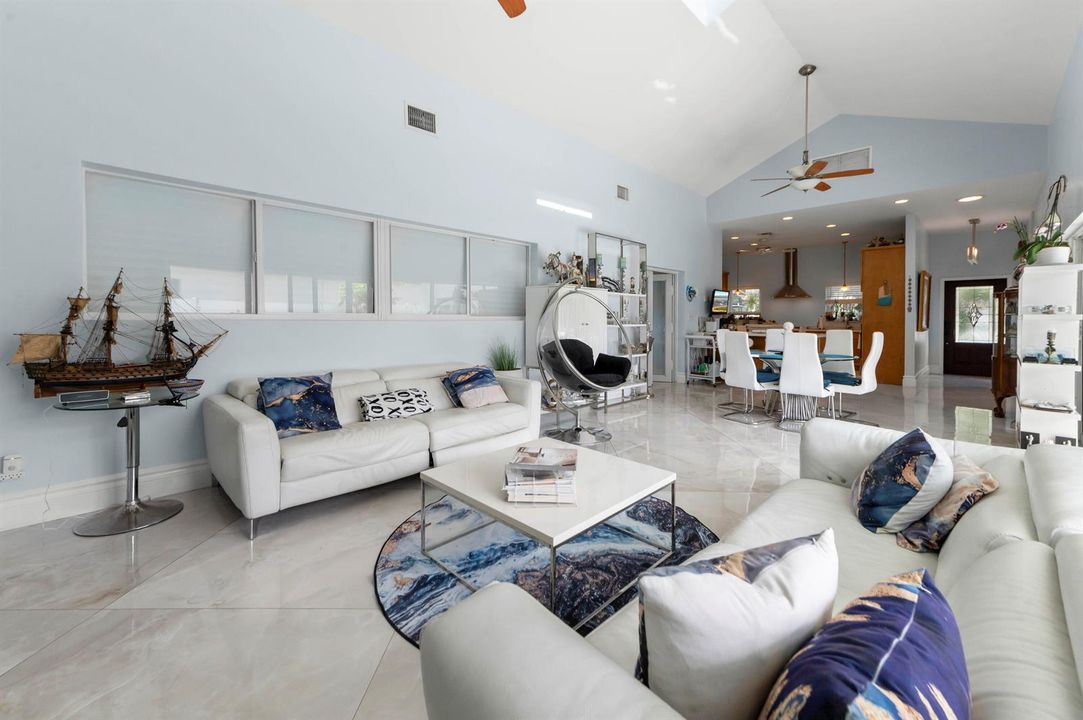 09 Living Room 06