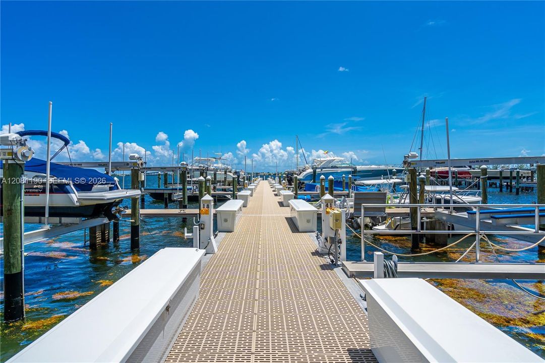 For Rent: $3,100 (1 beds, 2 baths, 1064 Square Feet)
