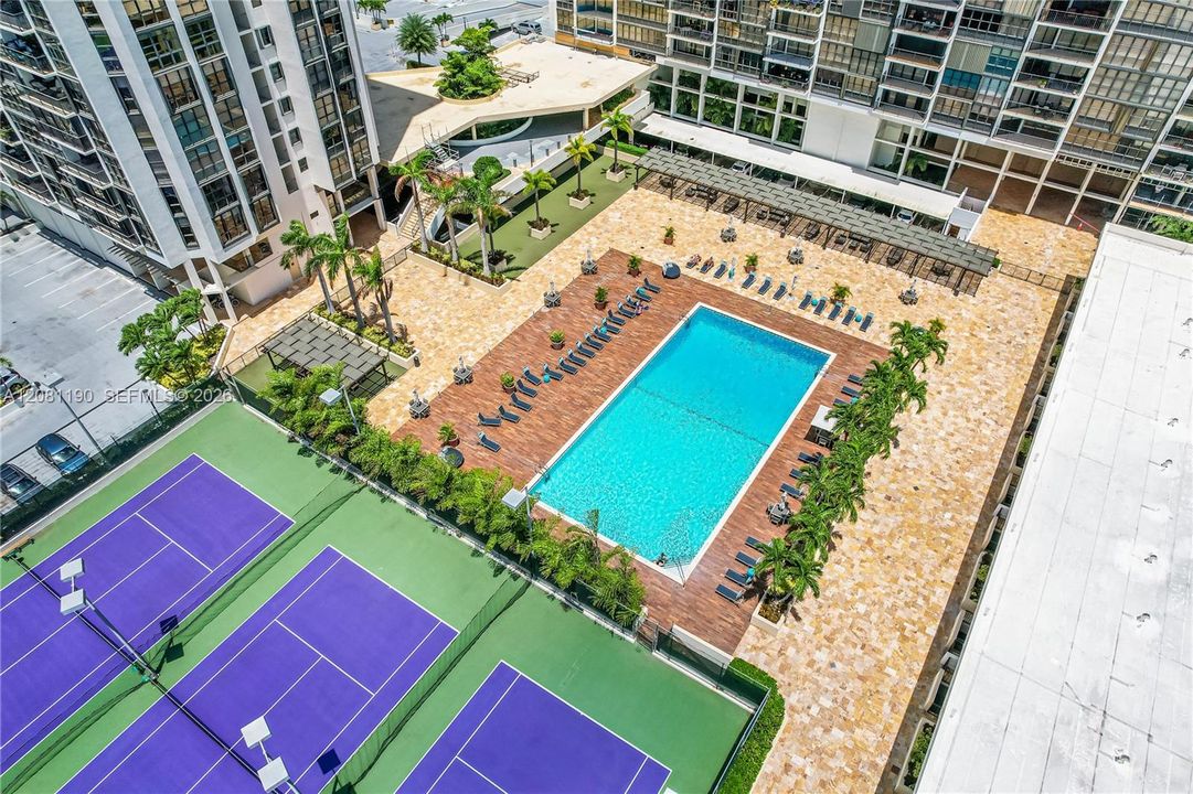 For Rent: $3,100 (1 beds, 2 baths, 1064 Square Feet)