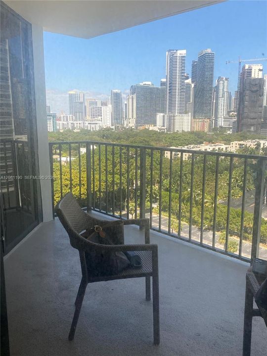 For Rent: $3,100 (1 beds, 2 baths, 1064 Square Feet)