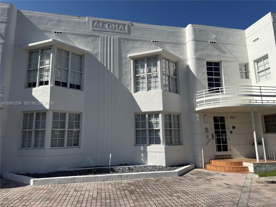 For Rent: $2,600 (1 beds, 1 baths, 650 Square Feet)