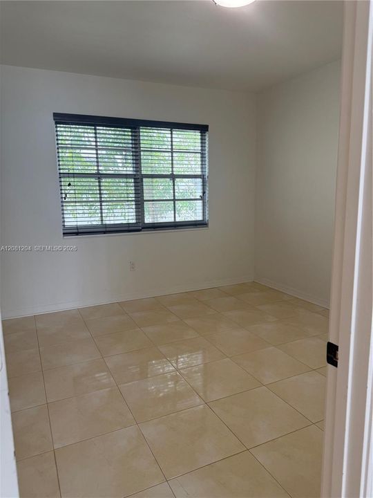 For Rent: $2,600 (1 beds, 1 baths, 650 Square Feet)