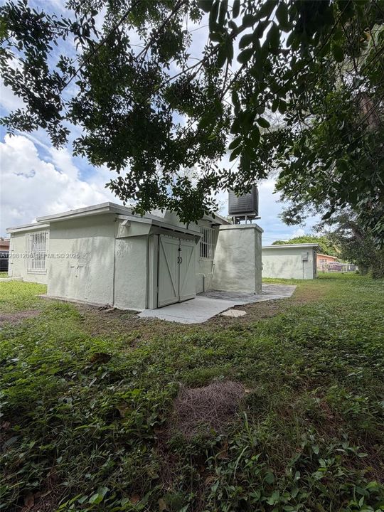 For Rent: $2,995 (2 beds, 1 baths, 1053 Square Feet)