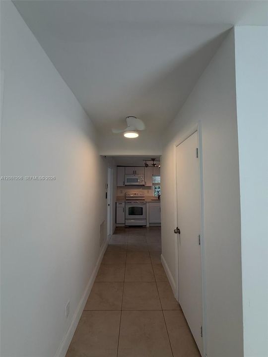For Rent: $2,995 (2 beds, 1 baths, 1053 Square Feet)