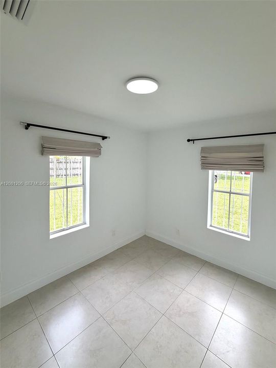 For Rent: $2,995 (2 beds, 1 baths, 1053 Square Feet)