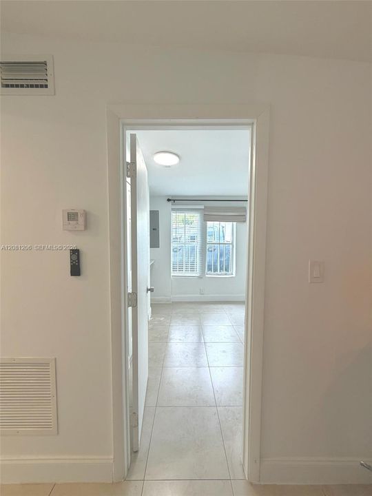 For Rent: $2,995 (2 beds, 1 baths, 1053 Square Feet)