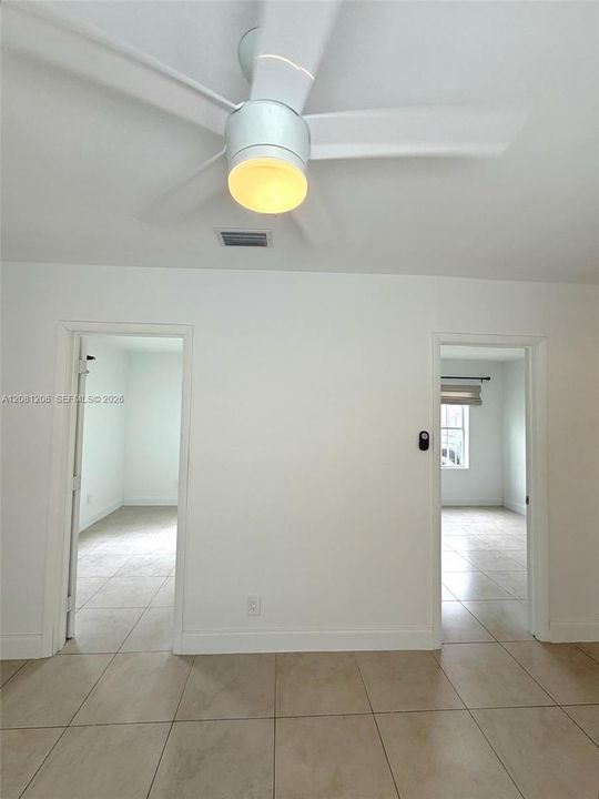 For Rent: $2,995 (2 beds, 1 baths, 1053 Square Feet)
