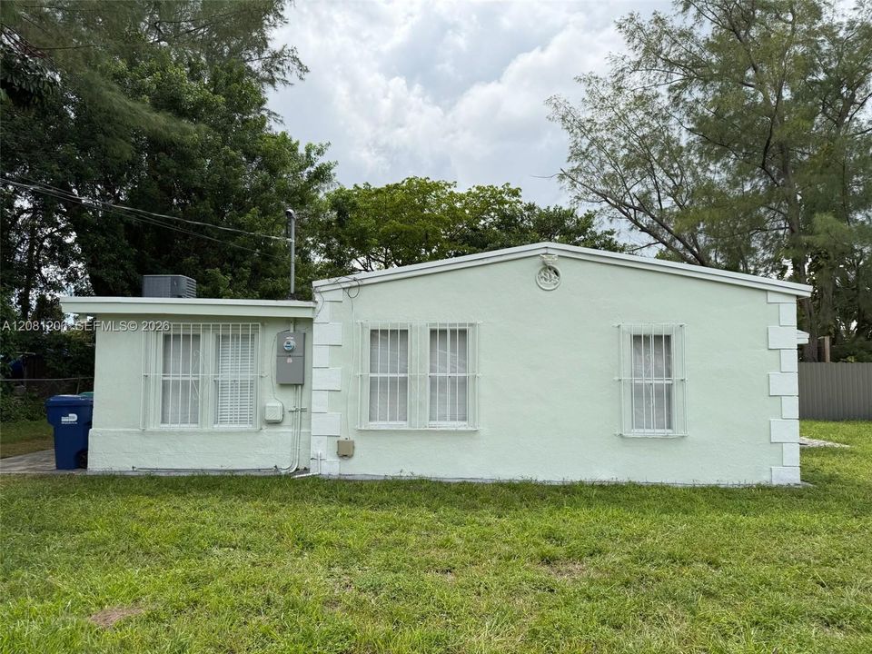 For Rent: $2,995 (2 beds, 1 baths, 1053 Square Feet)