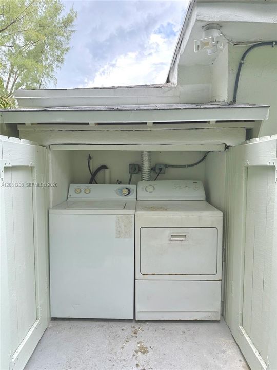 For Rent: $2,995 (2 beds, 1 baths, 1053 Square Feet)