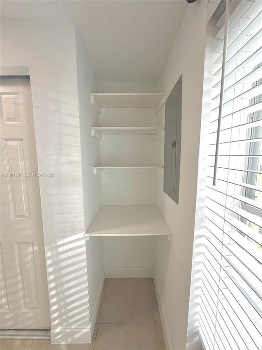 For Rent: $2,995 (2 beds, 1 baths, 1053 Square Feet)