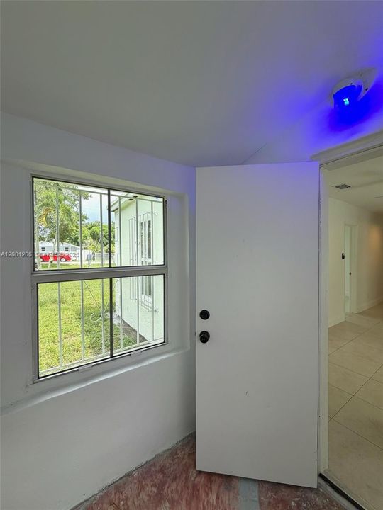 For Rent: $2,995 (2 beds, 1 baths, 1053 Square Feet)
