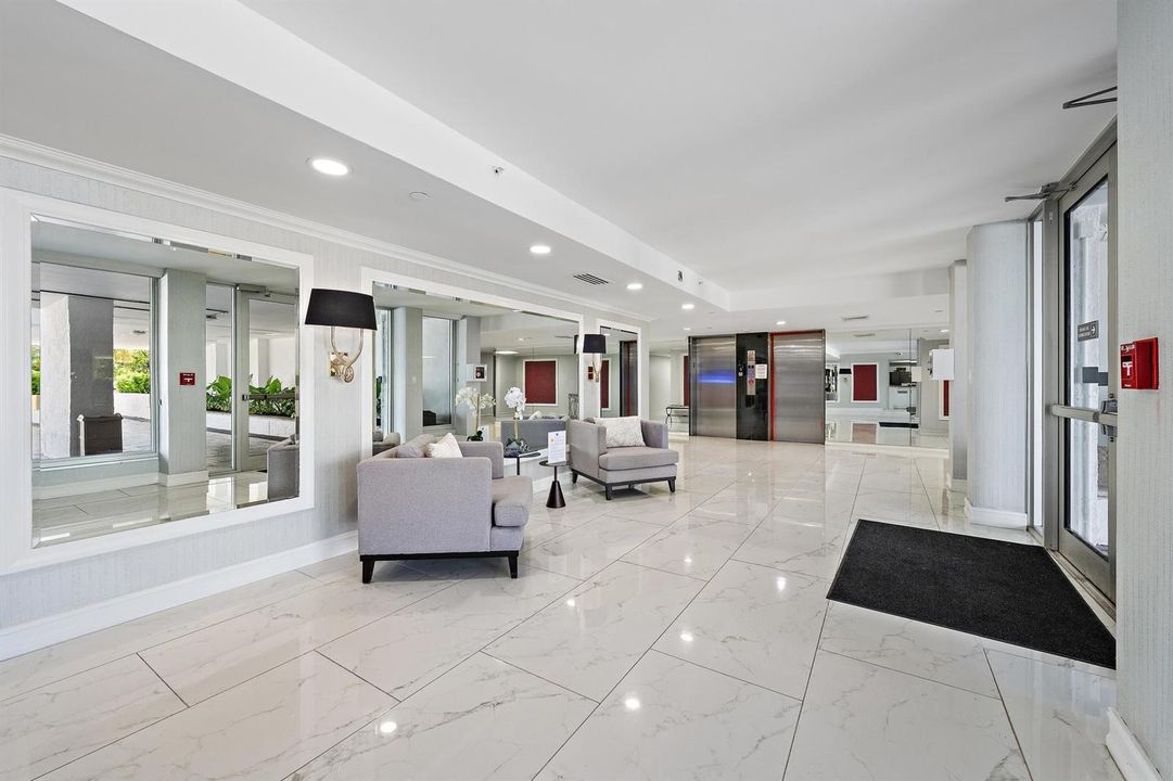Lobby (2)