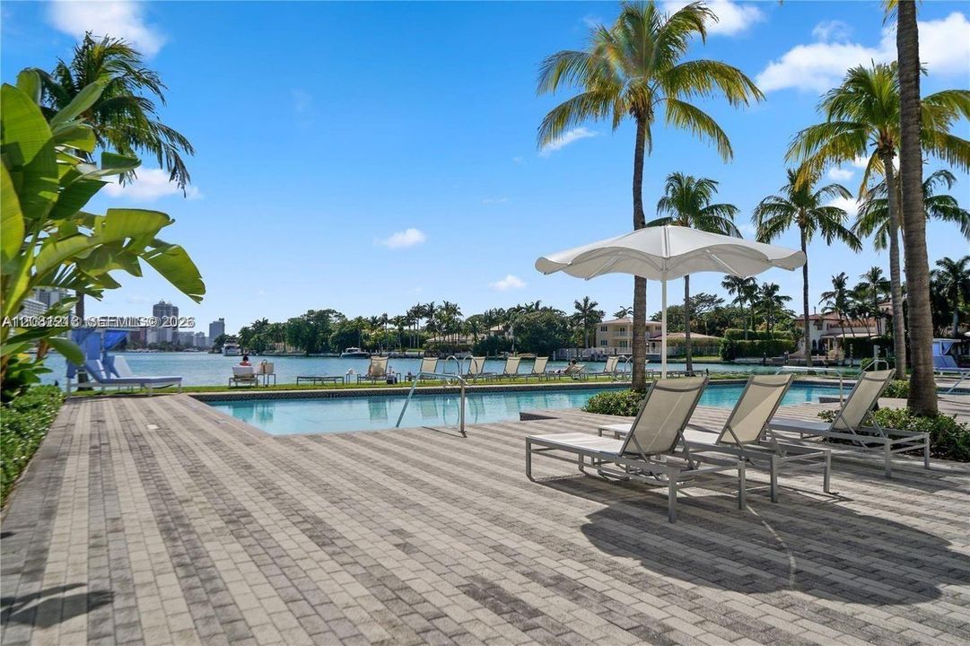 For Sale: $1,679,000 (2 beds, 3 baths, 2149 Square Feet)