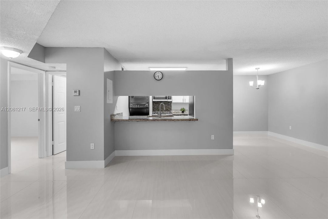 For Rent: $2,300 (2 beds, 2 baths, 1000 Square Feet)