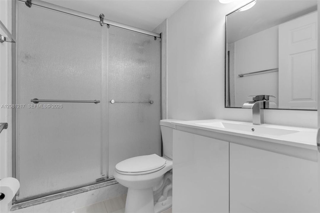 For Rent: $2,300 (2 beds, 2 baths, 1000 Square Feet)