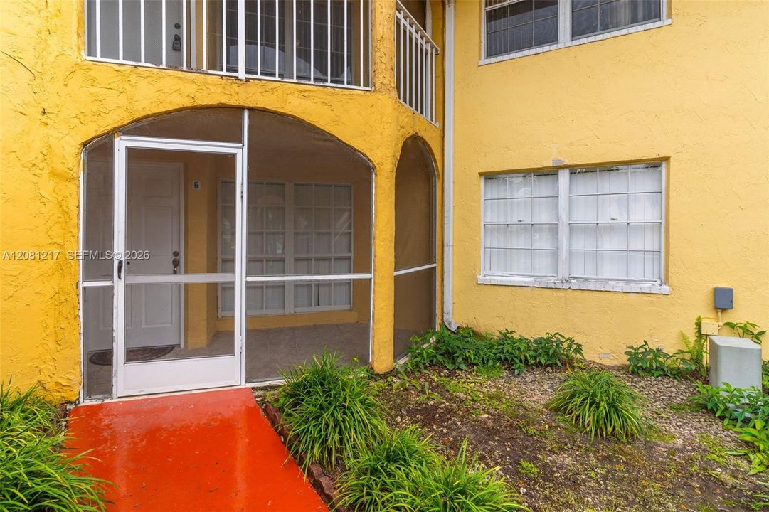 For Rent: $2,300 (2 beds, 2 baths, 1000 Square Feet)