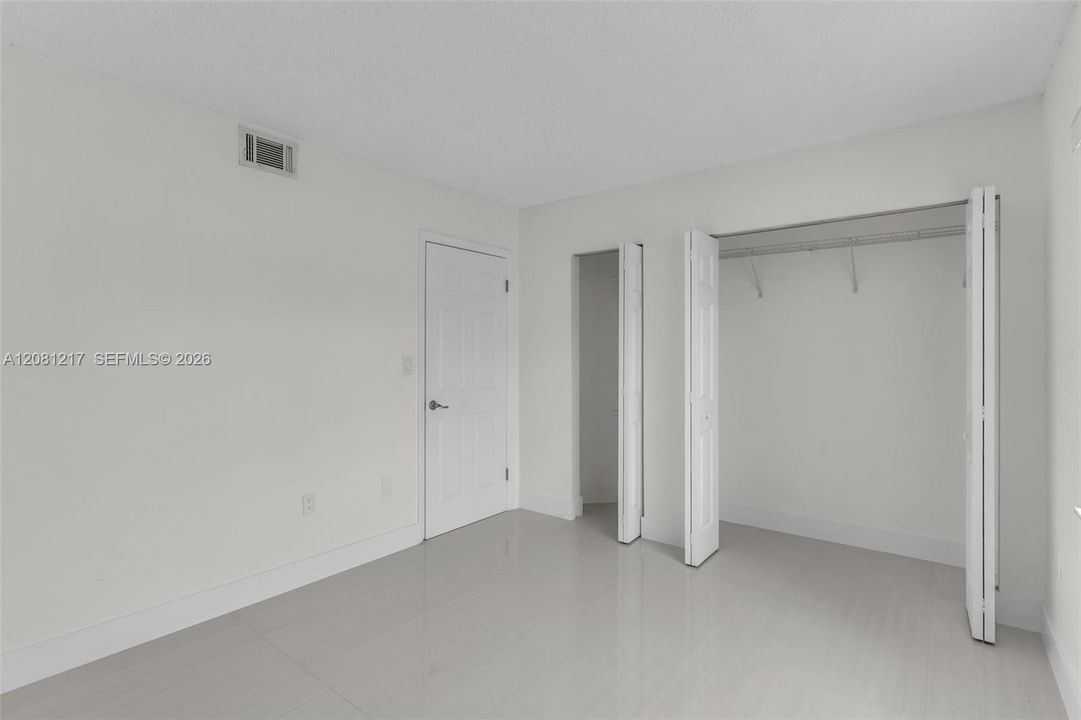 For Rent: $2,300 (2 beds, 2 baths, 1000 Square Feet)