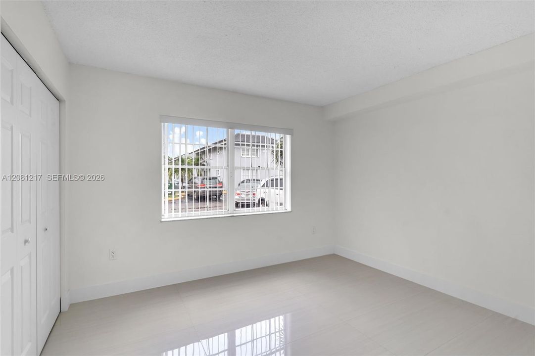 For Rent: $2,300 (2 beds, 2 baths, 1000 Square Feet)