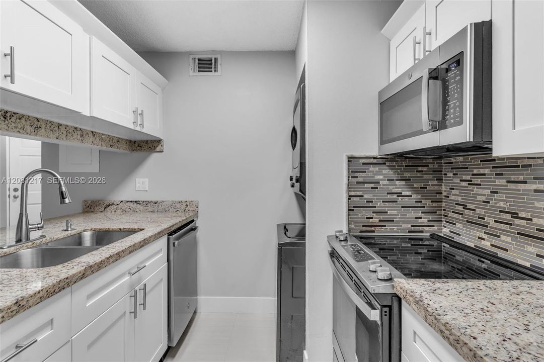 For Rent: $2,300 (2 beds, 2 baths, 1000 Square Feet)