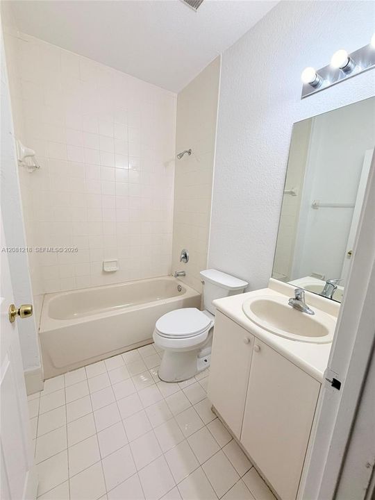 В аренду: $2,000 (3 спален, 3 ванн, 1423 Квадратных фут)