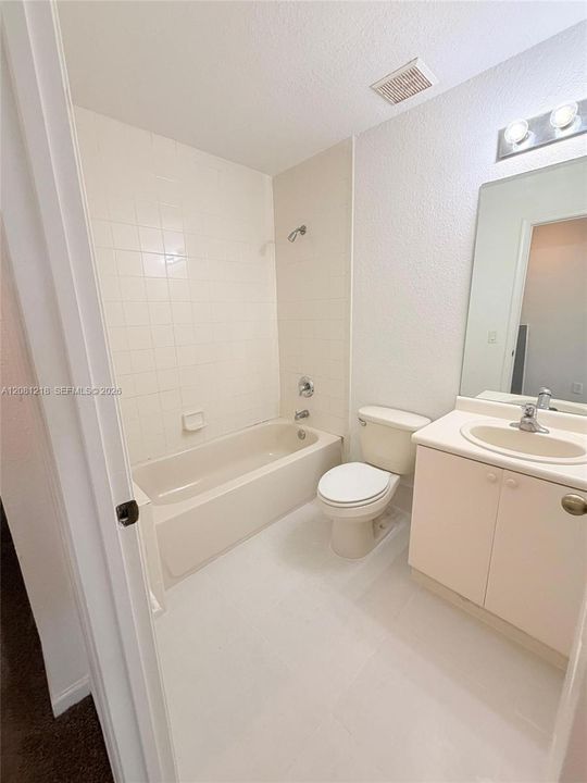 В аренду: $2,000 (3 спален, 3 ванн, 1423 Квадратных фут)