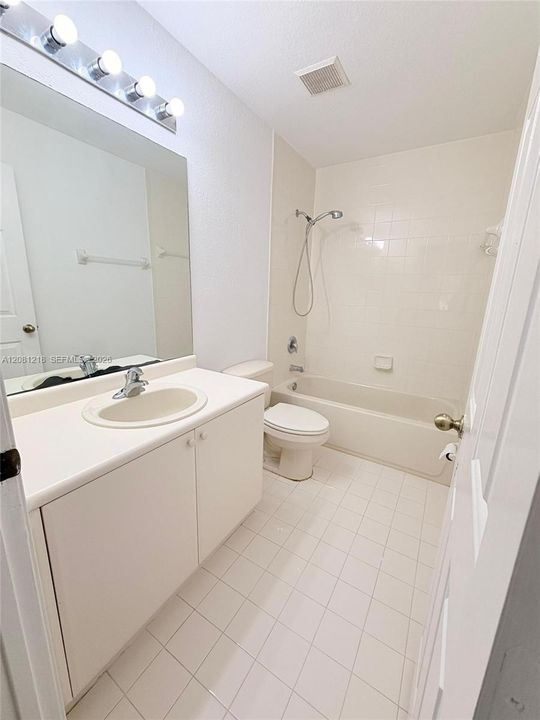 В аренду: $2,000 (3 спален, 3 ванн, 1423 Квадратных фут)