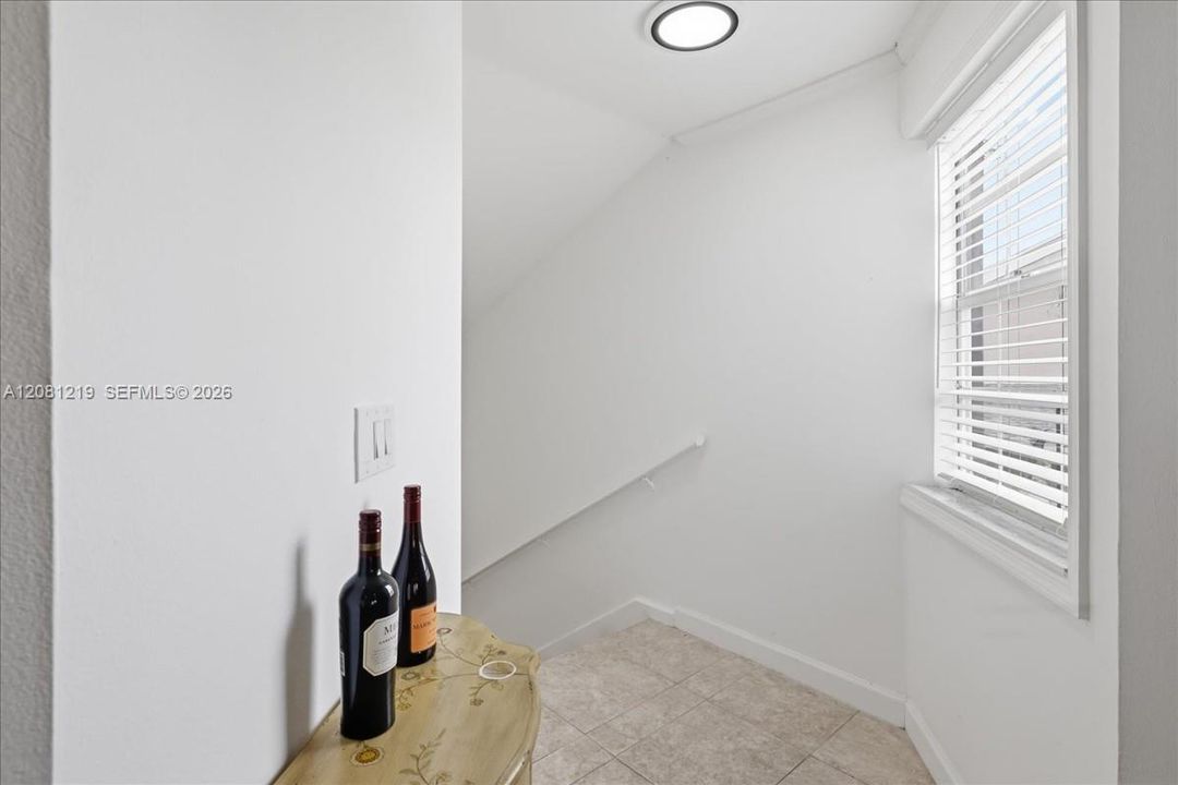 В аренду: $1,800 (1 спален, 1 ванн, 830 Квадратных фут)