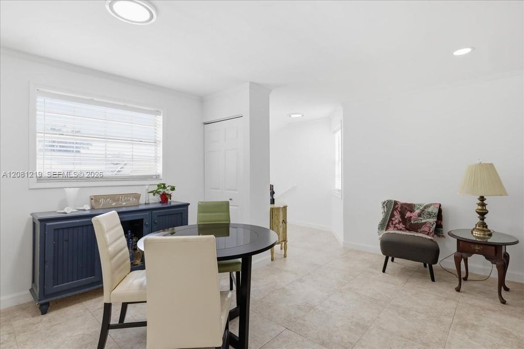 В аренду: $1,800 (1 спален, 1 ванн, 830 Квадратных фут)