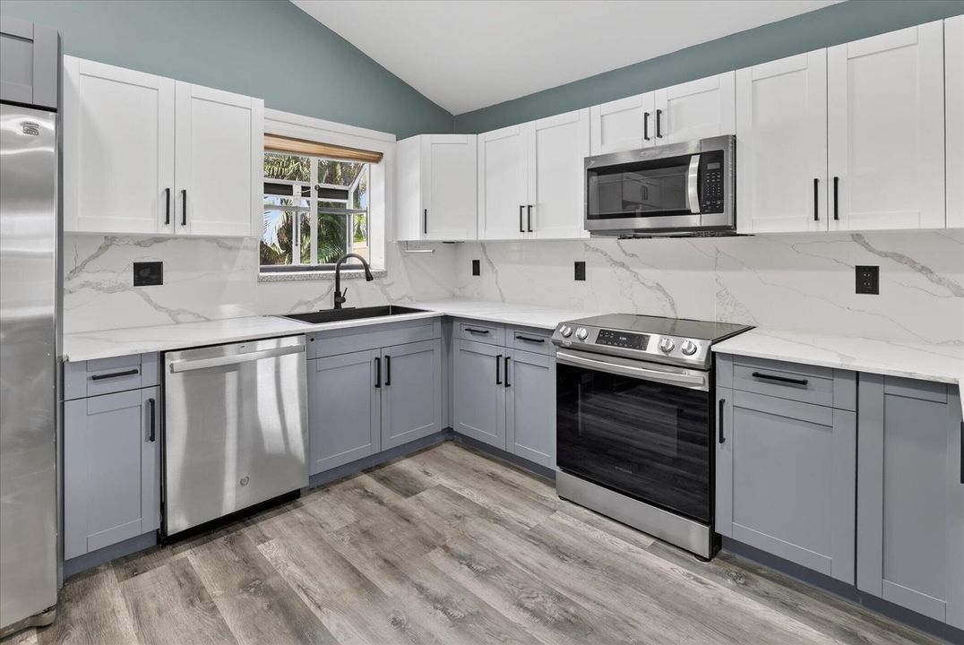 18-3230-Alexander-Ct-Palm-City-WindowSti