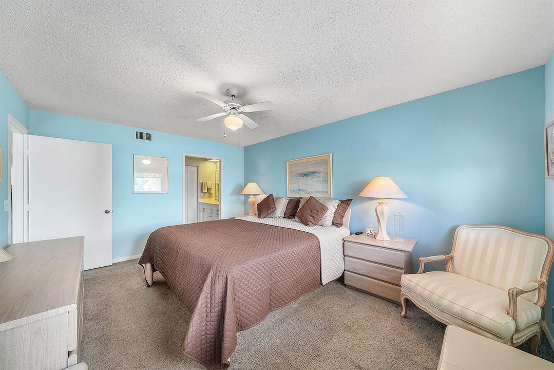 020-4735LucerneLakesBoulevardWest-402-La