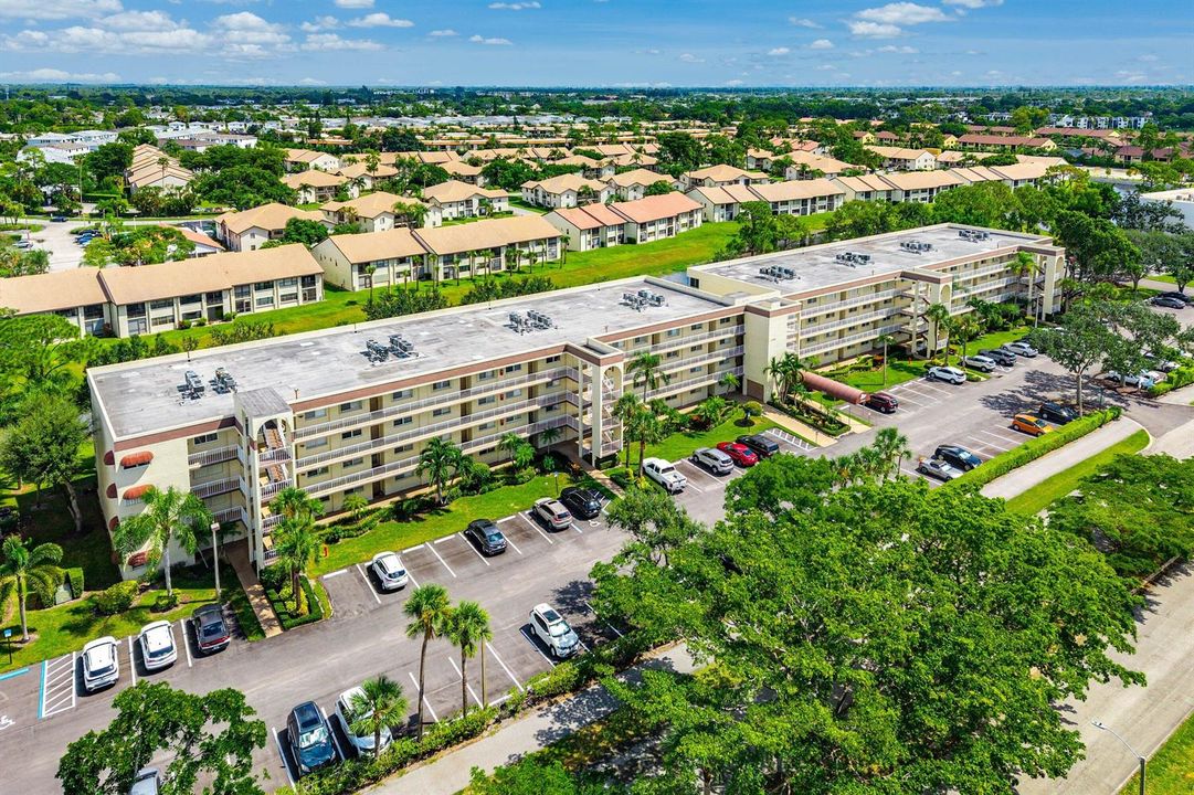 038-4735LucerneLakesBoulevardWest-402-La