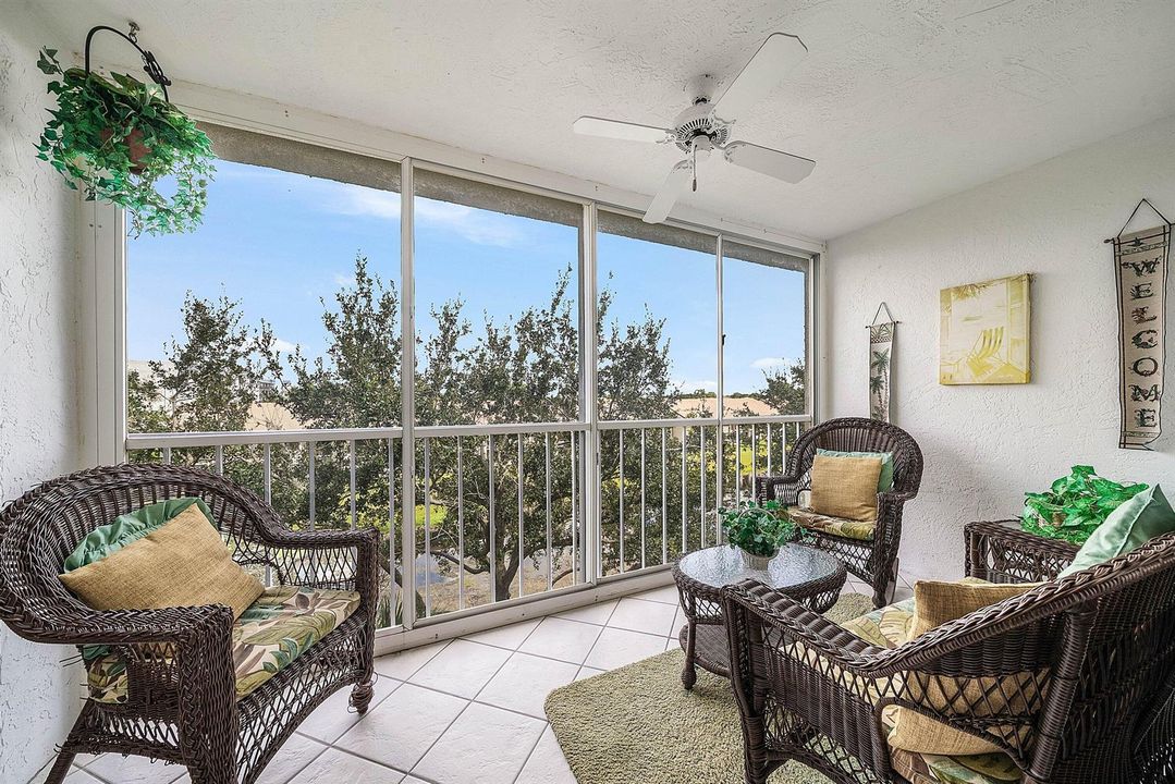 030-4735LucerneLakesBoulevardWest-402-La