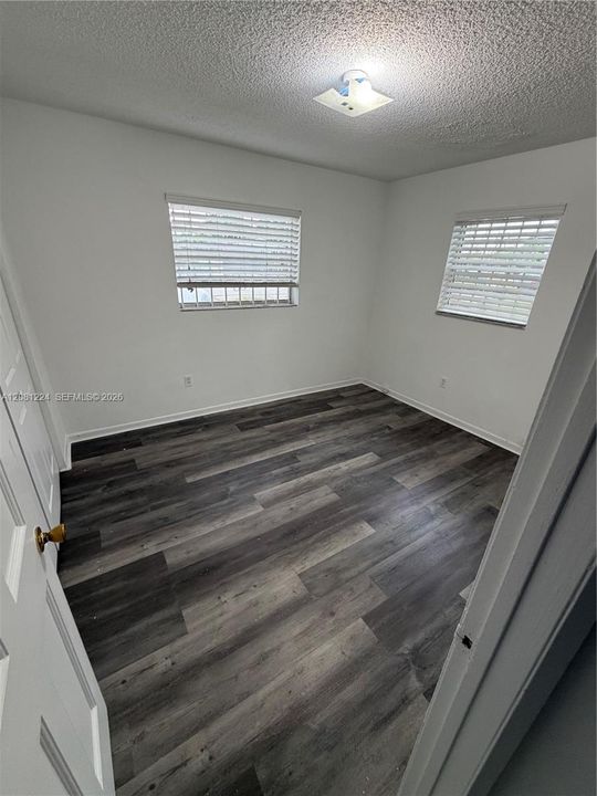 В аренду: $2,400 (2 спален, 1 ванн, 864 Квадратных фут)